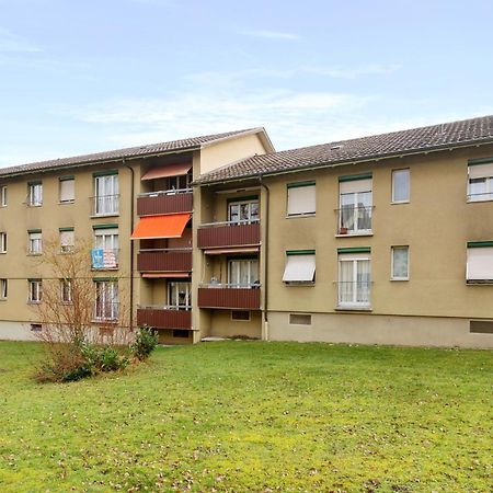 Cozy 2 Bedroom Apartment In Zurigo Esterno foto
