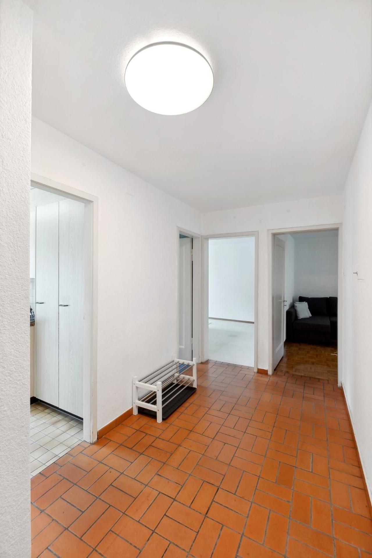 Cozy 2 Bedroom Apartment In Zurigo Esterno foto
