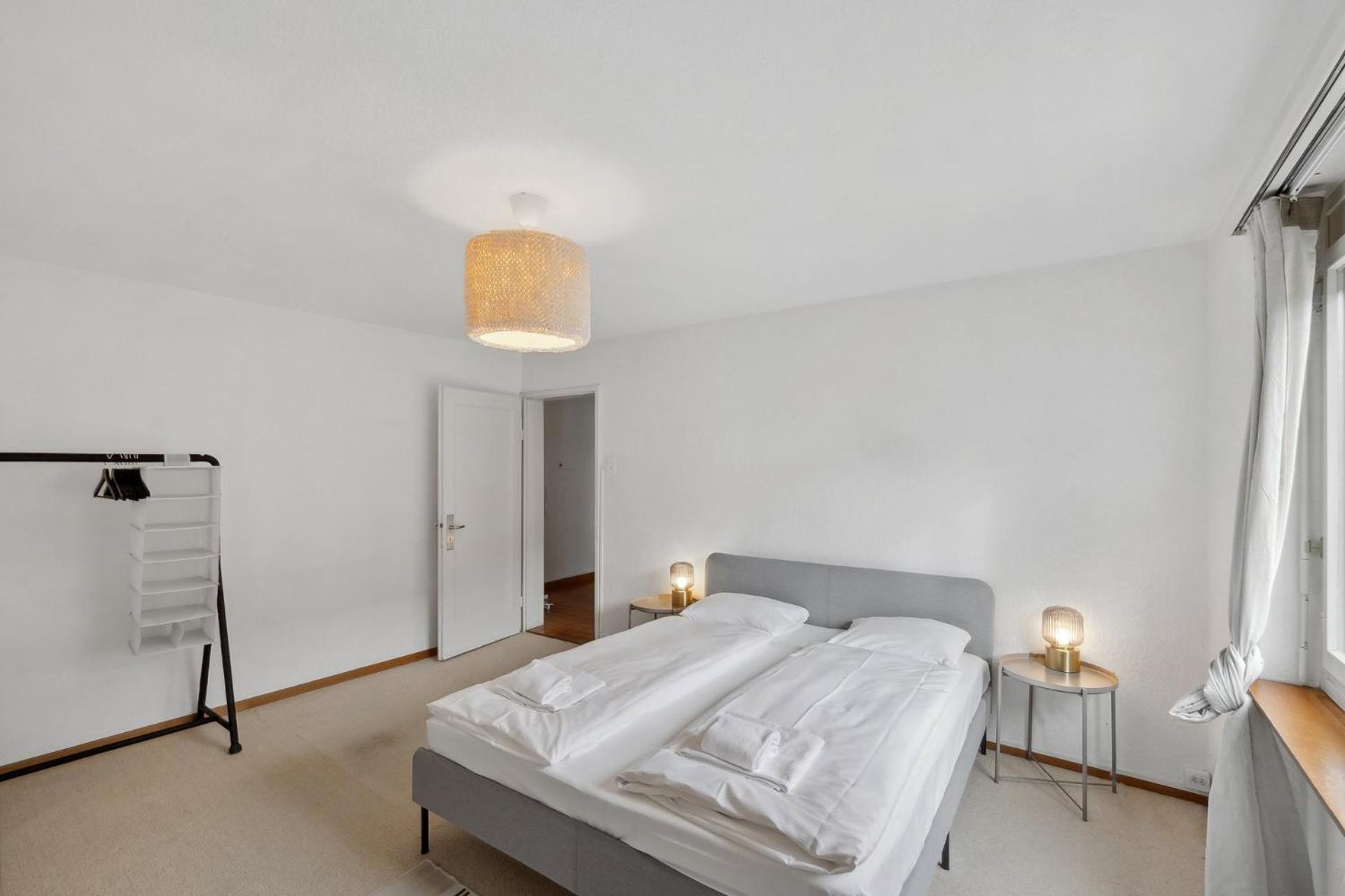 Cozy 2 Bedroom Apartment In Zurigo Esterno foto