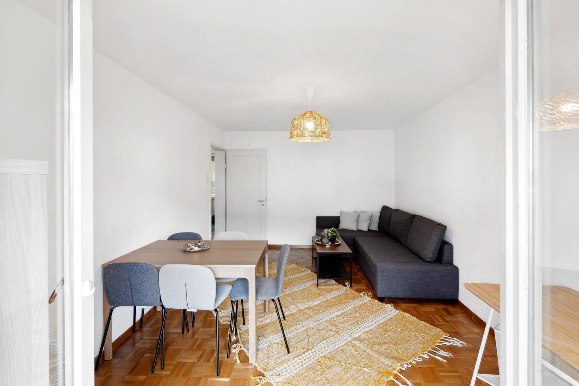 Cozy 2 Bedroom Apartment In Zurigo Esterno foto
